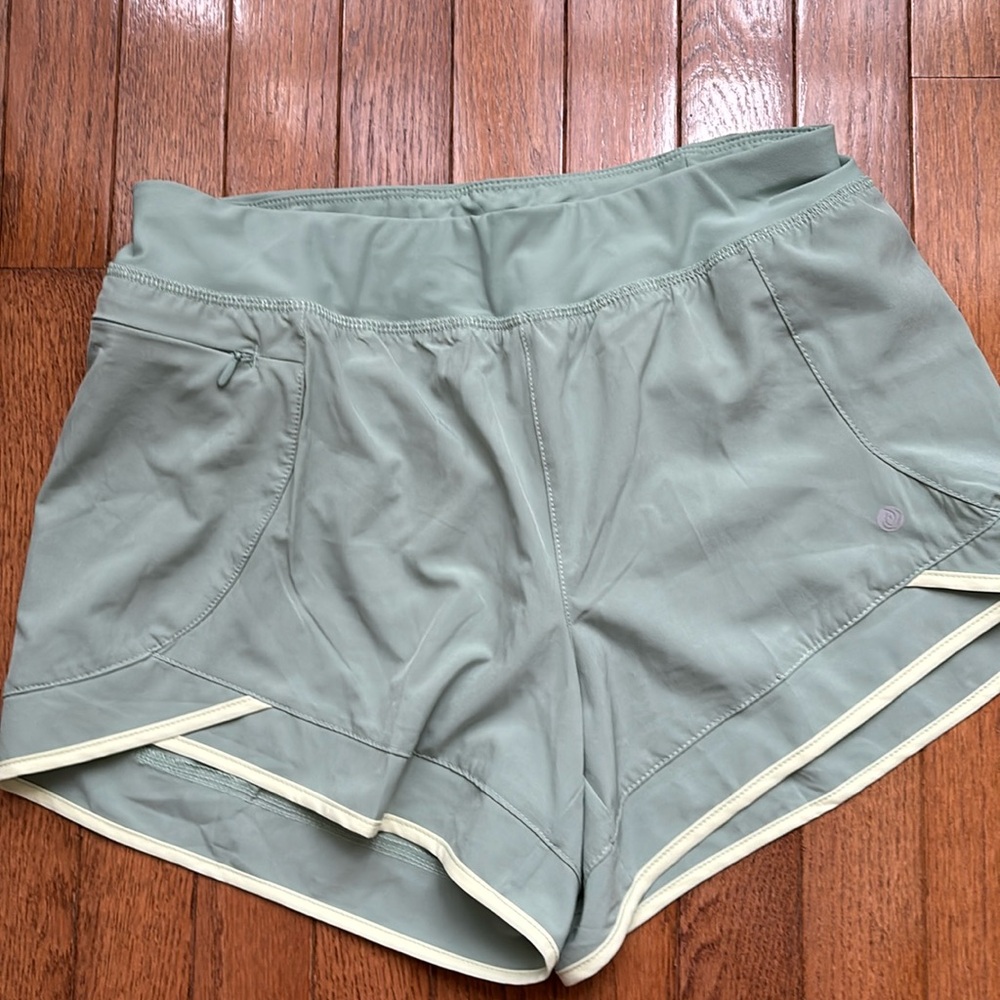 Apana Yoga Lifestyle Activewear
Shorts Women's Size S Moss Green NWOT